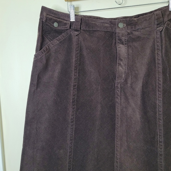 Eddie Bauer Brown Corduroy A-Line Skirt Stretch Pockets Preppy - Picture 3 of 9